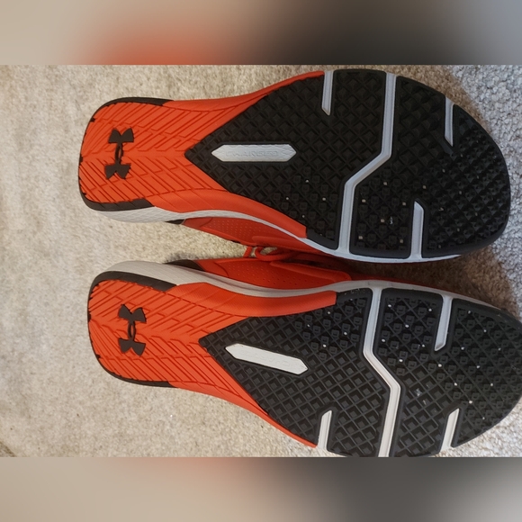 Men's Under Armour Charged Commit 3 Training Shoes, size 11 - Picture 4 of 5